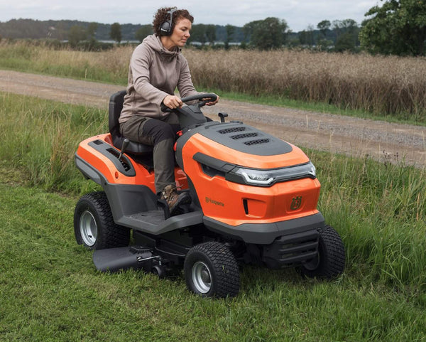 Husqvarna Rasentraktor TS 215T